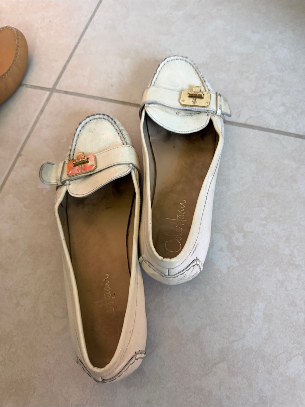 Salvatore Ferragamo Cream Leather Loafers with Gold Buckle